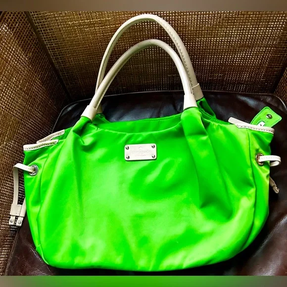 Kate Spade Green Tote - Looks New! Incredible Piece With No Signs Of Wear! - Picture 3 of 13